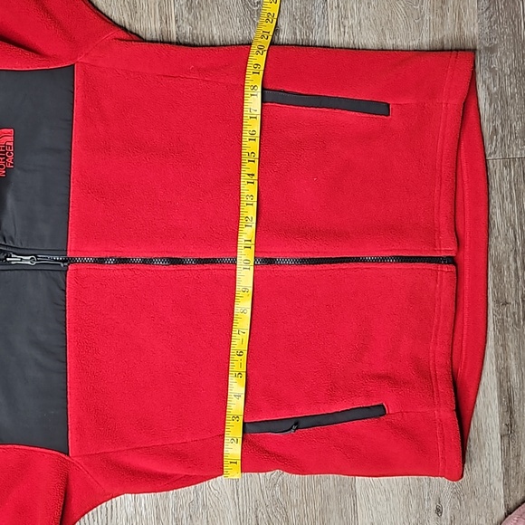 The North Face red and gray Denali zip up fleece - Picture 9 of 9